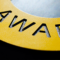 Stor ring med gravering