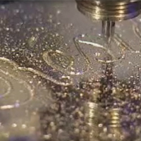 Gravering av bokstaver på metall