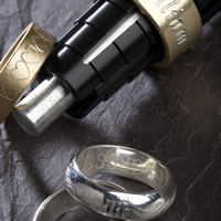 Liten graveringsmaskin for ringer