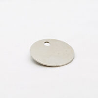 520100001 Rundell i forniklet messing med hull