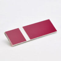 520300351 Burgunder-hvit graveringsplate