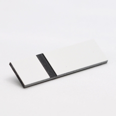 Hvit-sort graveringsplate