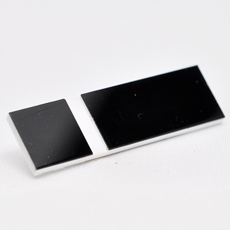 521000045 Sort blank-hvit graveringsplate