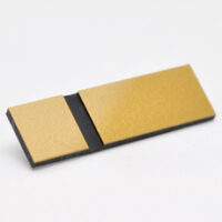 521000160 Gravoglas 2-plex 935 gull blank-sort 3,2mm