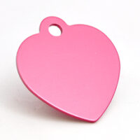 521200179_1 Husdyrmerke i rød aluminium formet som et hjerte