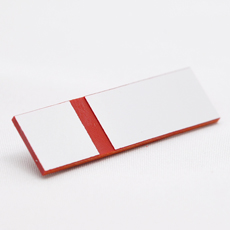 Hvit og rød 2-lags matt graveringsplate