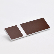 Brun-hvit graveringsplate