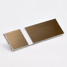Bronse-hvit graveringsplate
